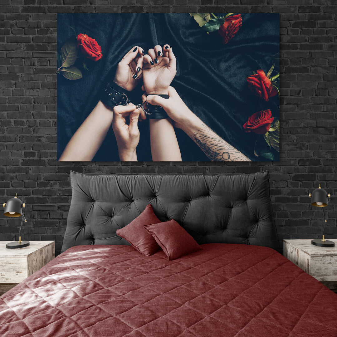 Tablou Canvas Handcuffs and Roses Panoply.ro